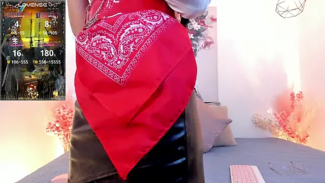 Snapshot of lucyy_liiuu chatting on October 31, 2:32 pm lucyy liiuu online show from October 31, 2:32 pm