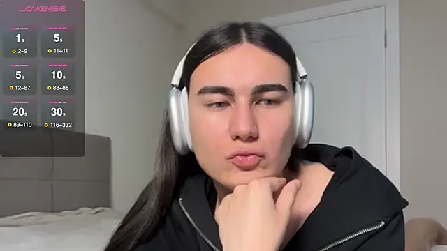 HeyAlena online show from February 11, 8:10 pm