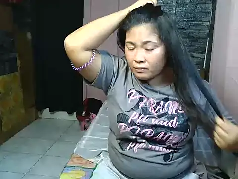 Snapshot of hotpinay_sweet85 chatting on October 19, 2:02 am hotpinay sweet85 online show from October 19, 2:02 am