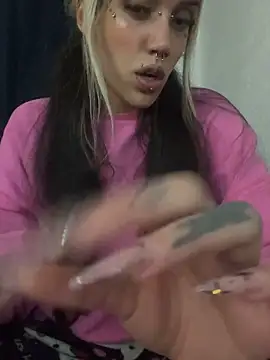 Snapshot of virtualgirlbr chatting on October 22, 7:24 am virtualgirlbr online show from October 22, 7:24 am