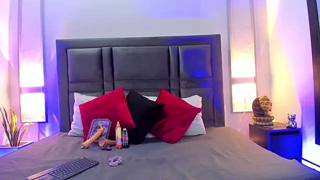 kathysmith19 online show from September 18, 4:00 am