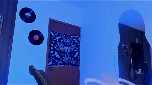 missluna27 online show from October 25, 1:02 am