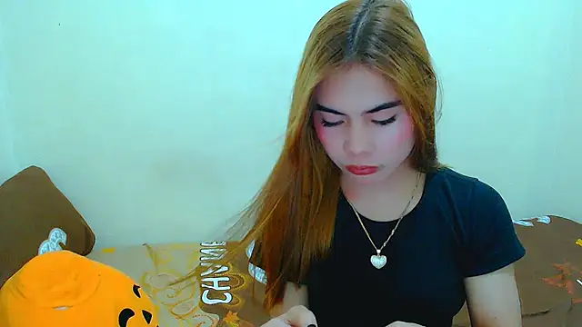 mikhaylahanderson online show from January 18, 1:46 am