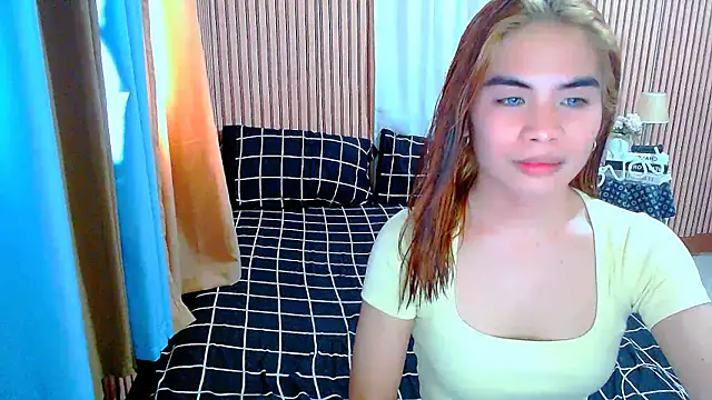 mikhaylahanderson online show from September 18, 4:55 am