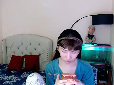 ShantalFoxxy  online show from April 5, 1:48 am