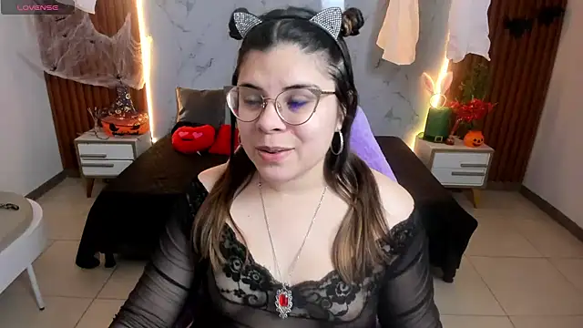 Snapshot of shasha_bloom chatting on October 30, 7:59 pm shasha bloom online show from October 30, 7:59 pm