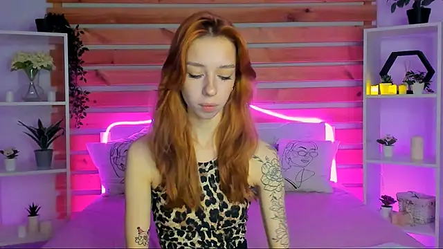 Lori Williams online show from November 17, 12:55 am