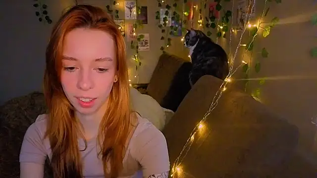 Lori Williams online show from March 11, 2:05 am