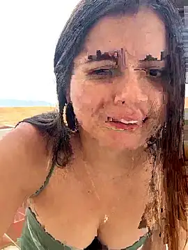 Snapshot of salomecute21 chatting on October 17, 1:36 pm salomecute21 online show from October 17, 1:36 pm