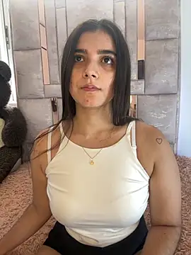 Snapshot of salomecute21 chatting on September 19, 1:32 pm salomecute21 online show from September 19, 1:32 pm