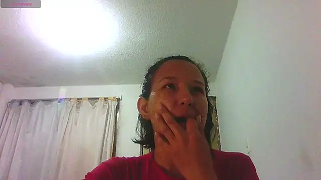 Snapshot of Natzu_Choi chatting on October 1, 3:44 am Natzu Choi online show from October 1, 3:44 am