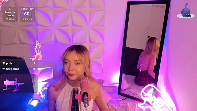 Snapshot of JuliethMoss chatting on October 7, 9:30 pm JuliethMoss online show from October 7, 9:30 pm