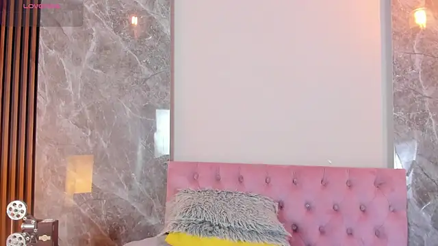 Emma hunter  online show from October 15, 3:53 am