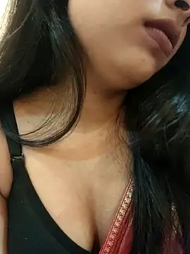 Snapshot of Maahhii_2 chatting on October 20, 7:28 pm Maahhii 2 online show from October 20, 7:28 pm