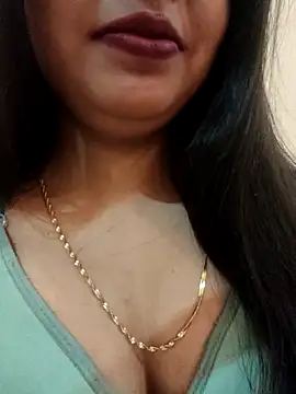 Snapshot of Maahhii_2 chatting on October 28, 11:53 pm Maahhii 2 online show from October 28, 11:53 pm