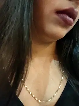 Snapshot of Maahhii_2 chatting on October 27, 11:21 pm Maahhii 2 online show from October 27, 11:21 pm