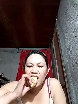 Snapshot of Everleigh_mom chatting on October 28, 3:56 am Everleigh mom online show from October 28, 3:56 am