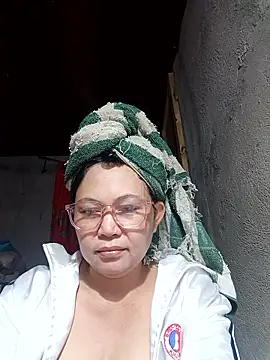 Everleigh mom online show from January 16, 1:45 am