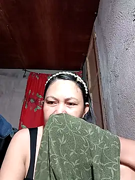 Snapshot of Everleigh_mom chatting on September 29, 8:03 pm Everleigh mom online show from September 29, 8:03 pm