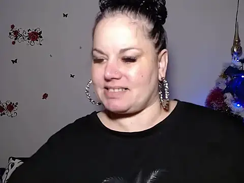 Snapshot of andreea2011 chatting on October 2, 6:02 pm andreea2011 online show from October 2, 6:02 pm