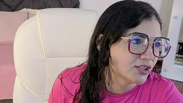 Snapshot of iam_sammy_01 chatting on October 8, 11:58 am iam sammy 01 online show from October 8, 11:58 am