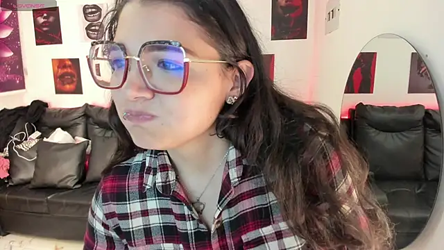 Snapshot of iam_sammy_01 chatting on September 28, 3:28 pm iam sammy 01 online show from September 28, 3:28 pm