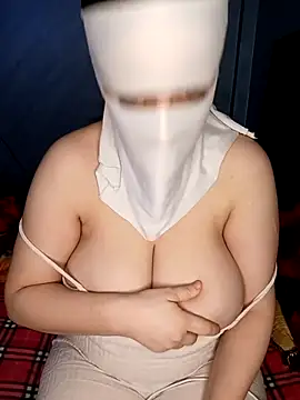 Lamia Queen  online show from November 27, 5:27 pm