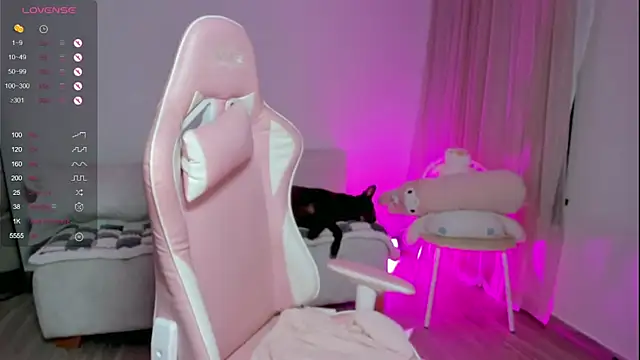 Snapshot of AlinaLukyanova chatting on October 19, 5:09 am AlinaLukyanova online show from October 19, 5:09 am