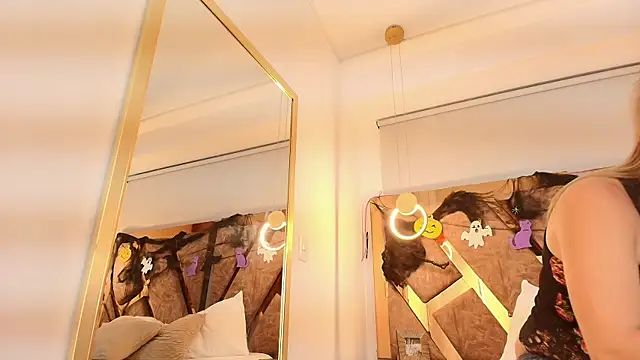 zarah andrew   online show from October 6, 11:49 am