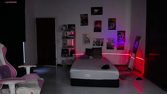 hazyjane  online show from September 8, 8:41 pm