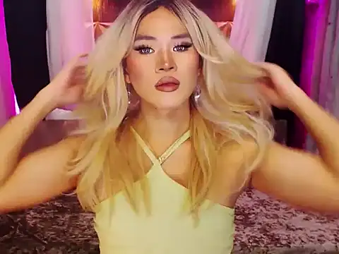 Snapshot of YllanaAltheaXxX chatting on October 9, 9:24 am YllanaAltheaXxX online show from October 9, 9:24 am