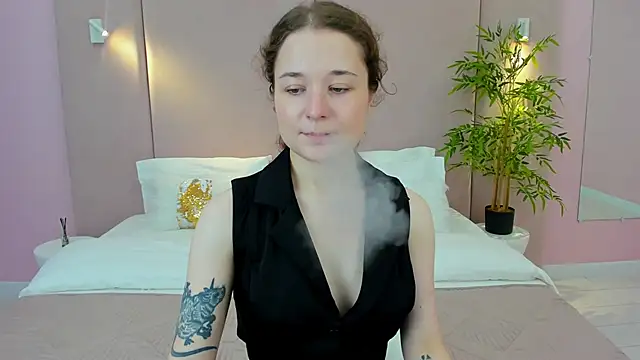 NancyJonson online show from September 22, 3:49 am