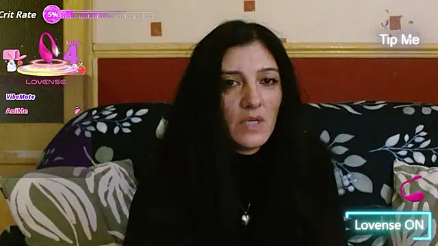 Snapshot of Goldgirl89 chatting on October 12, 10:23 pm Goldgirl89 online show from October 12, 10:23 pm