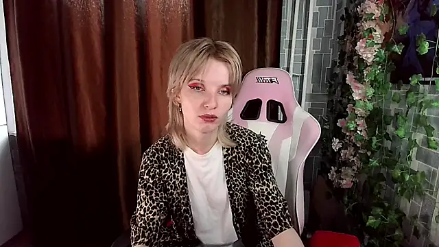 Madelaineses online show from May 24, 2:32 am