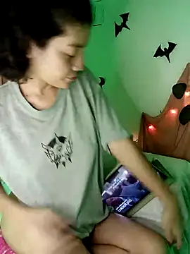 Snapshot of ancesstral_angel chatting on October 28, 4:07 am ancesstral angel online show from October 28, 4:07 am