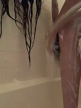 lovinlush online show from April 25, 5:43 am