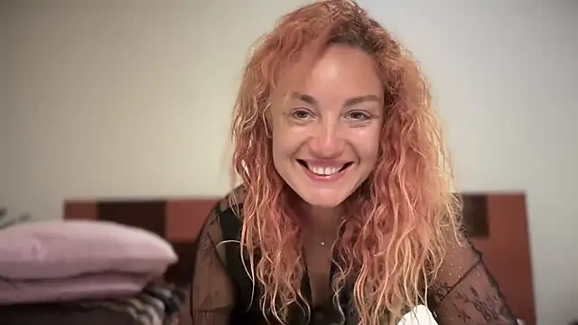 Reddgiirl online show from April 12, 4:21 pm