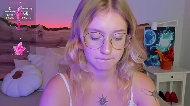 Snapshot of Nerissa_xo chatting on September 21, 8:29 pm Nerissa xo online show from September 21, 8:29 pm