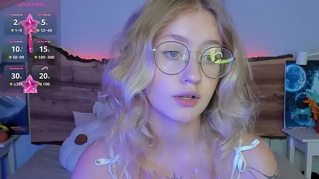 Snapshot of Nerissa_xo chatting on September 20, 8:18 pm Nerissa xo online show from September 20, 8:18 pm