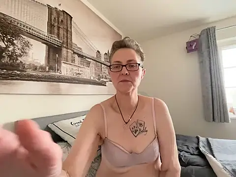 Curvy-Jinx online show from March 13, 8:59 am