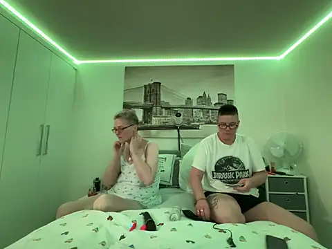 Curvy-Jinx online show from April 11, 7:28 pm