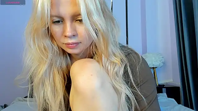 AlisaGoldie online show from September 14, 5:49 am