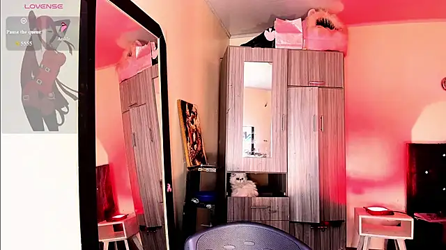 Rossedewitt  online show from February 11, 7:04 pm