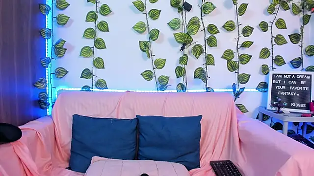 Delilah 85 online show from November 20, 11:06 pm