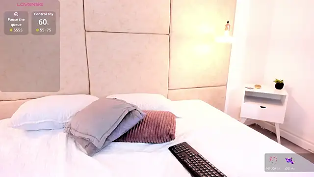 zahida  online show from October 24, 7:43 pm