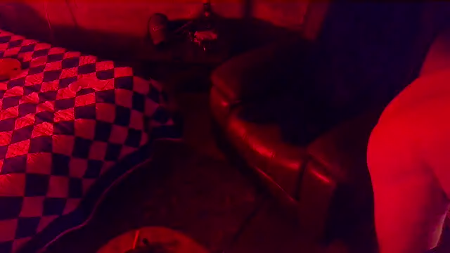 Luv2SuckBWC92 online show from December 15, 2:28 am