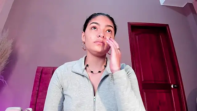 LunaAspen  online show from December 22, 2:31 pm