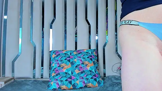 Lizzahot69 online show from October 2, 3:00 am