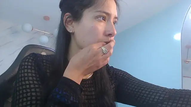 victoria hernandez t  online show from March 10, 1:04 pm