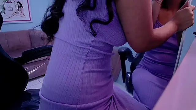 Snapshot of victoria_hernandez_t_ chatting on October 18, 2:09 pm victoria hernandez t online show from October 18, 2:09 pm